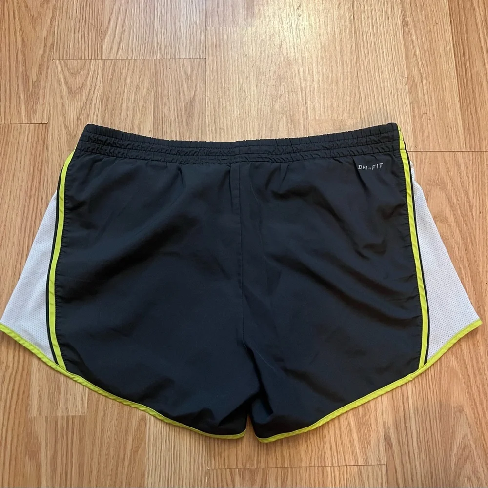Nike Dri Fit Tempo Running Shorts Gray Neon Women’s Size Small Athletic‎ Lined